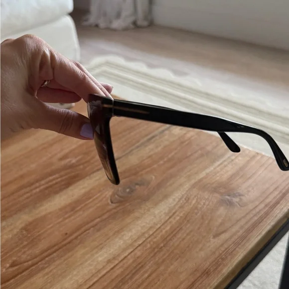 Tom Ford Black Oversized Square Sunglasses - Picture 5 of 6